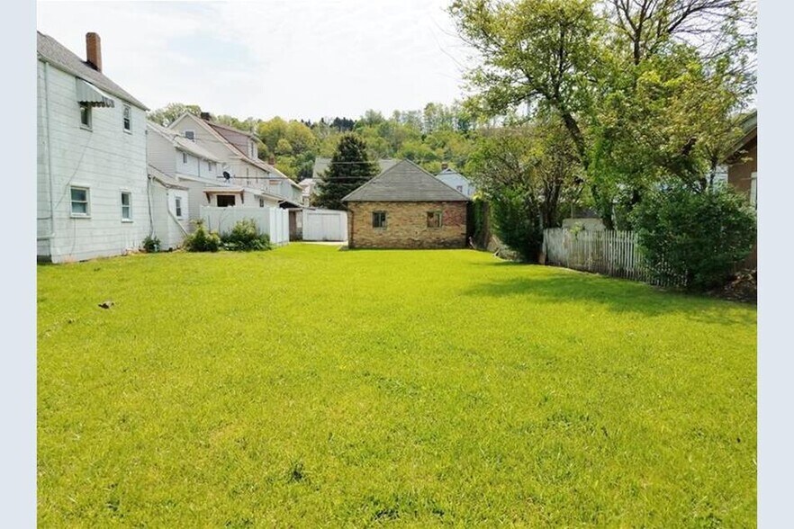 634636 4th Ave, Ford City, PA 16226