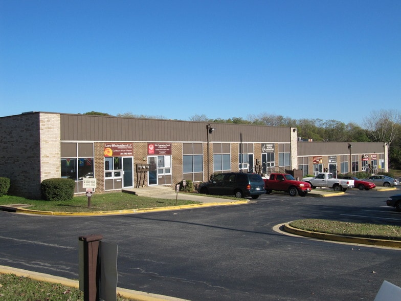 4574-4598 Beech Rd, Temple Hills, MD for lease - Building Photo - Image 3 of 4