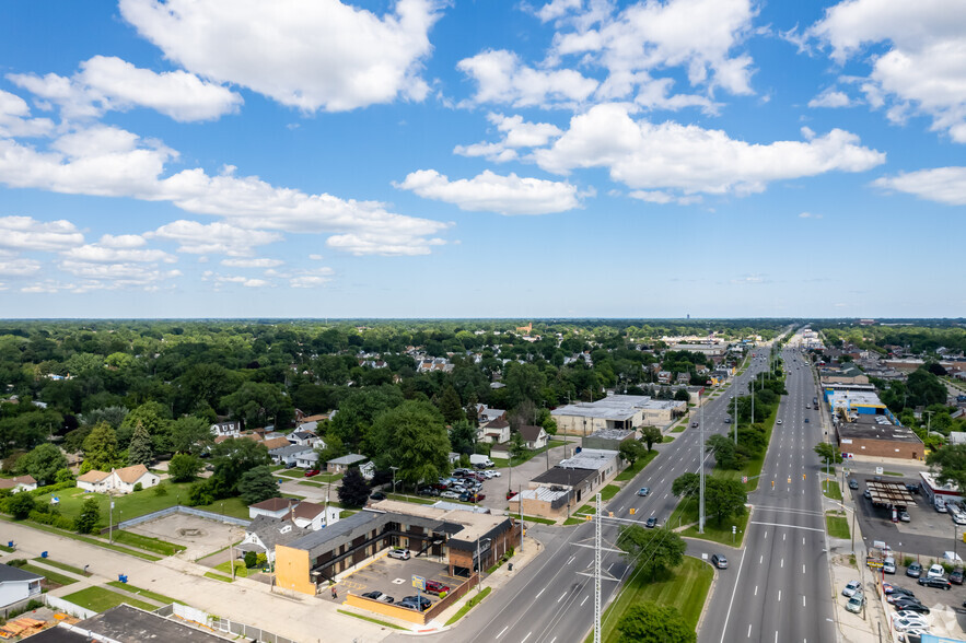 14221 E 8 Mile Rd, Warren, MI for sale - Aerial - Image 3 of 8