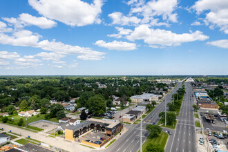 14221 E 8 Mile Rd, Warren, MI - aerial  map view