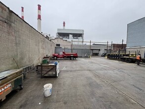 3722 10th St, Long Island City, NY for lease Building Photo- Image 2 of 10