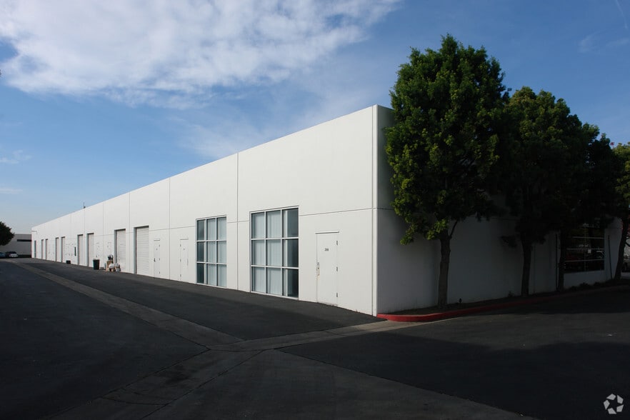 30 Hughes, Irvine, CA for lease - Building Photo - Image 3 of 6