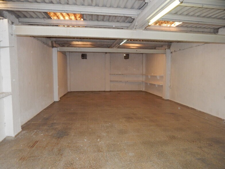 Industrial in València for sale - Building Photo - Image 2 of 6