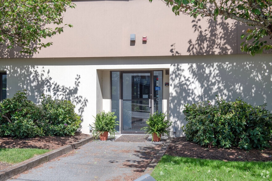 970 Hope St, Bristol, RI 02809 Office for Lease