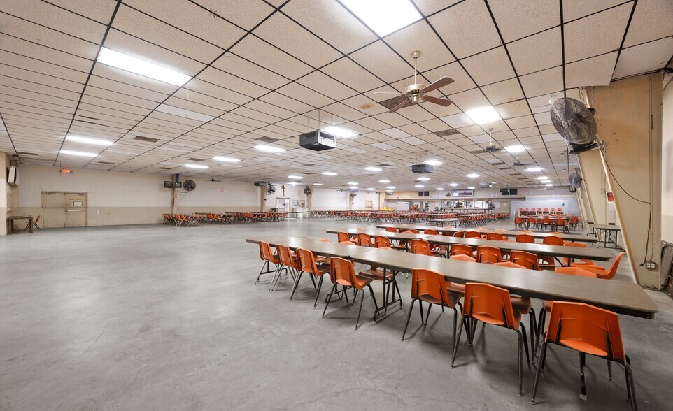 2137 N US Highway 77, Robstown, TX for sale - Interior Photo - Image 2 of 8