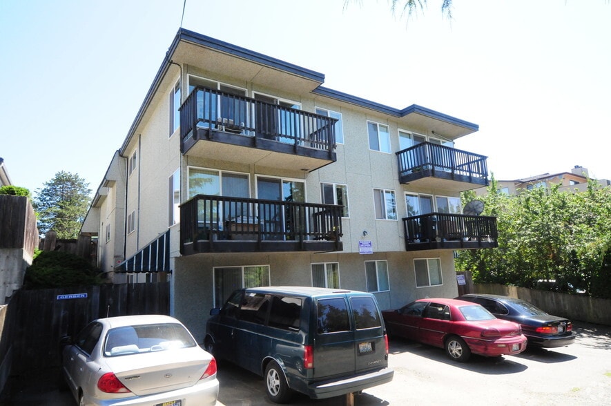 11023 Greenwood Ave N, Seattle, WA for sale - Building Photo - Image 2 of 2