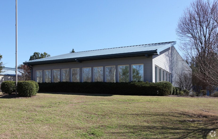 1490 Ventura Dr, Cumming, GA for lease - Primary Photo - Image 1 of 5