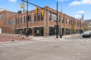 200 S Division Ave, Grand Rapids MI - Storefront Property