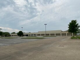 919 N Dallas Ave, Lancaster TX - Retail Space