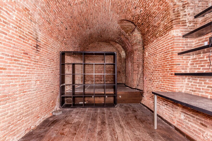 Multifamily in Madrid, Madrid for sale - Interior Photo - Image 1 of 1