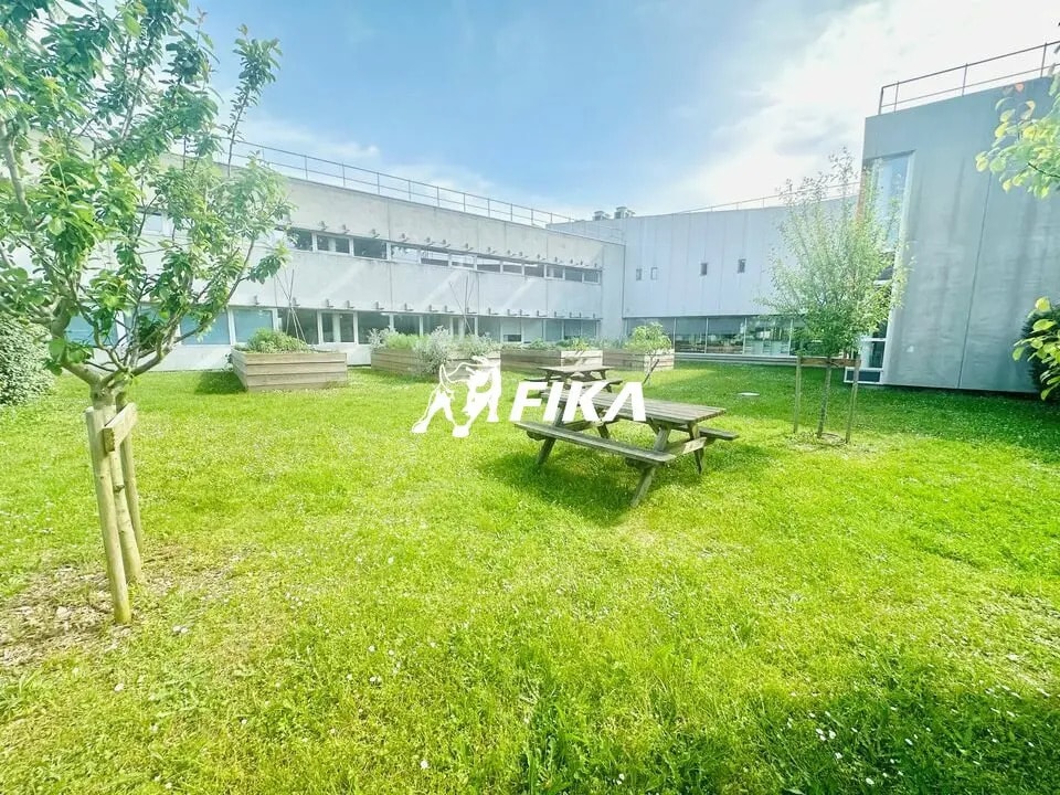 Office in Canéjan for lease Building Photo- Image 1 of 11