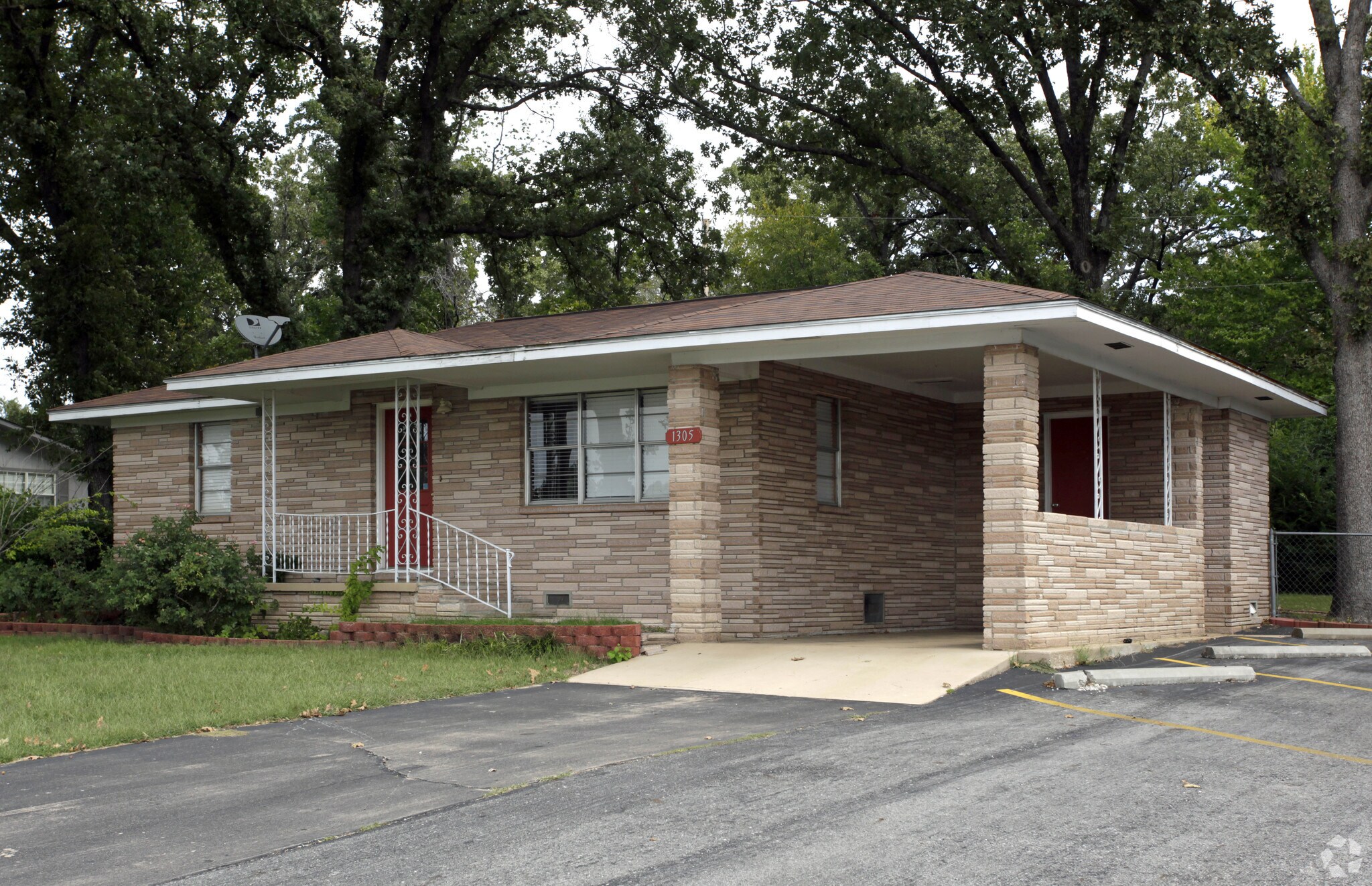 1305 S Main St, Grove, OK for sale Primary Photo- Image 1 of 1