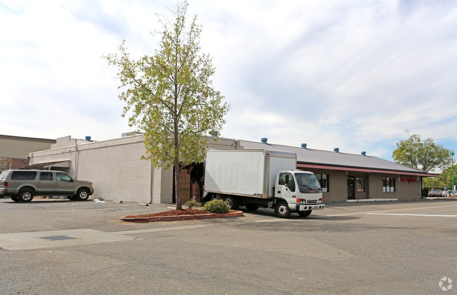 28 S P St, Livermore, CA for lease - Building Photo - Image 2 of 3