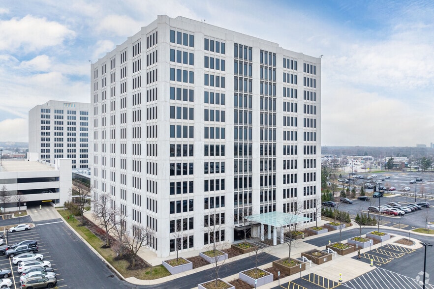 1701 Golf Rd, Rolling Meadows, IL for lease - Primary Photo - Image 1 of 38