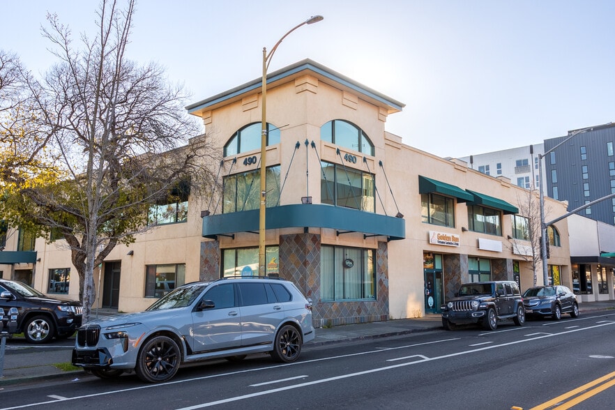 490 Mendocino Ave, Santa Rosa, CA for lease - Building Photo - Image 1 of 7