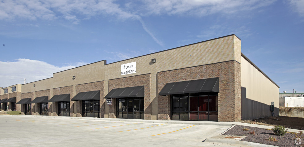 5100 N 22nd St, Ozark, MO for lease - Primary Photo - Image 1 of 12