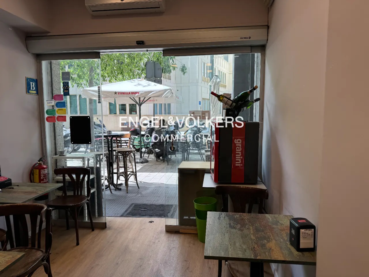 Retail in Barcelona, Barcelona for lease Interior Photo- Image 1 of 8