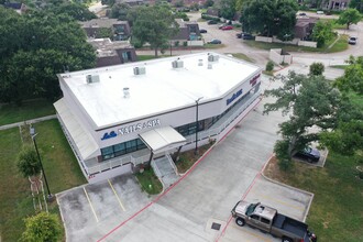 824 E Adoue St, Alvin, TX - AERIAL  map view - Image1