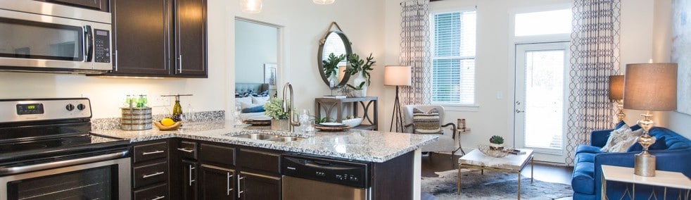 130 Cinema Dr, Hendersonville, TN for lease - Interior Photo - Image 2 of 32