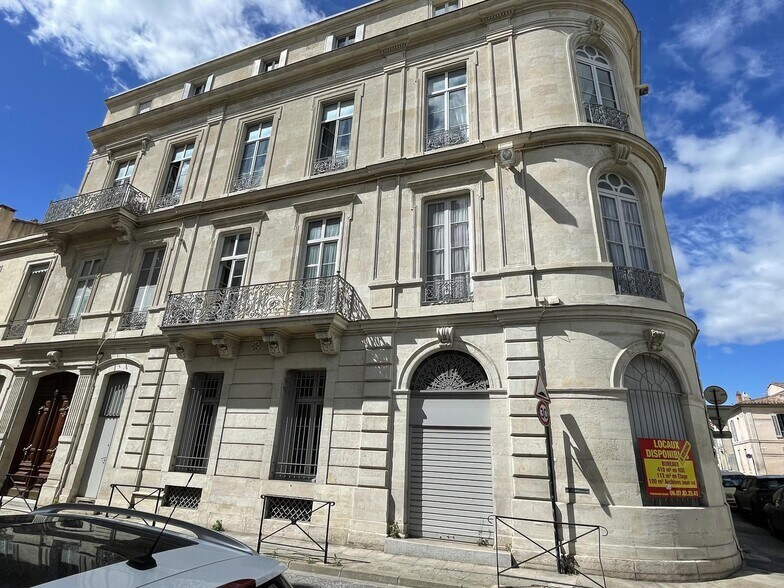 Office in Nîmes for sale - Building Photo - Image 3 of 22