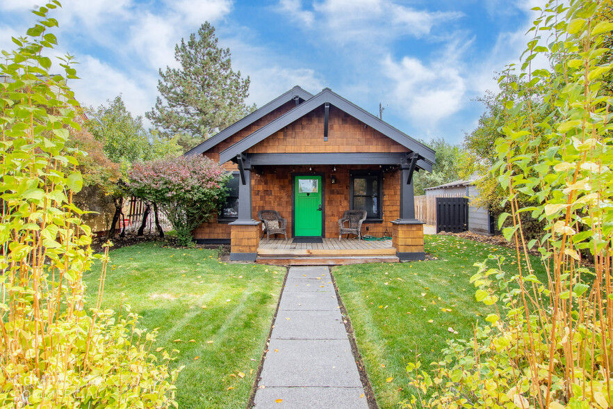 324 NW Hill St, Bend, OR for sale - Primary Photo - Image 1 of 15