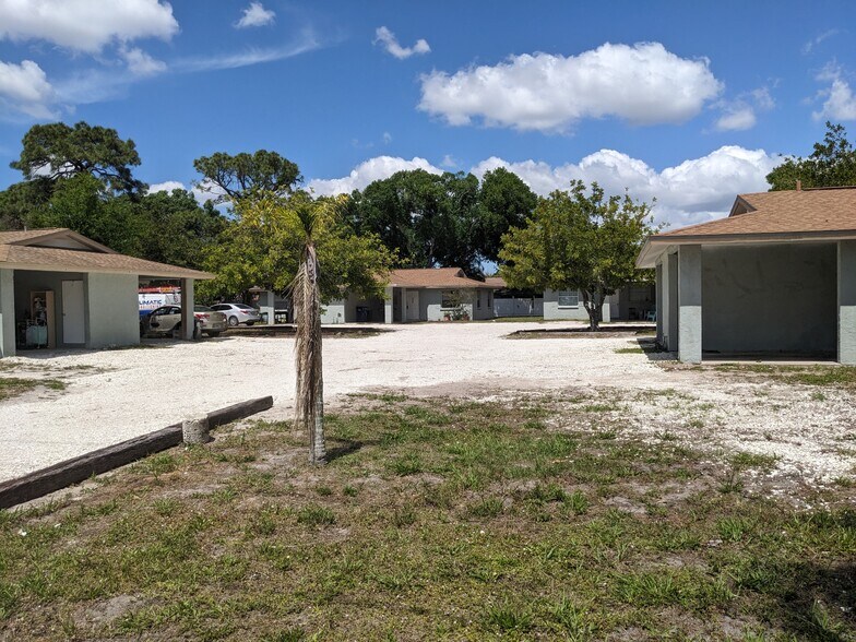 913 66th Ave W, Bradenton, FL for sale - Primary Photo - Image 1 of 1