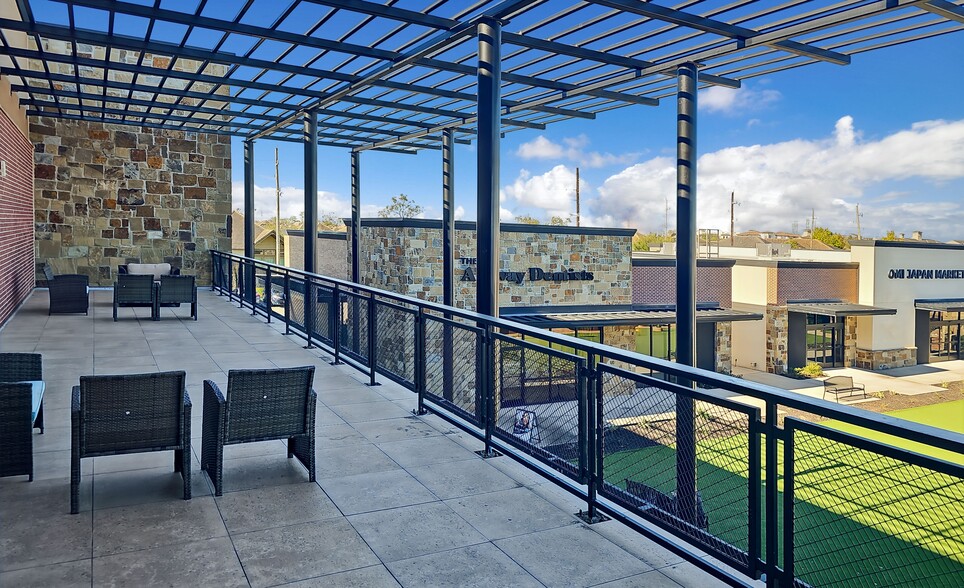 18722 University Blvd, Sugar Land, TX for lease - Building Photo - Image 2 of 20