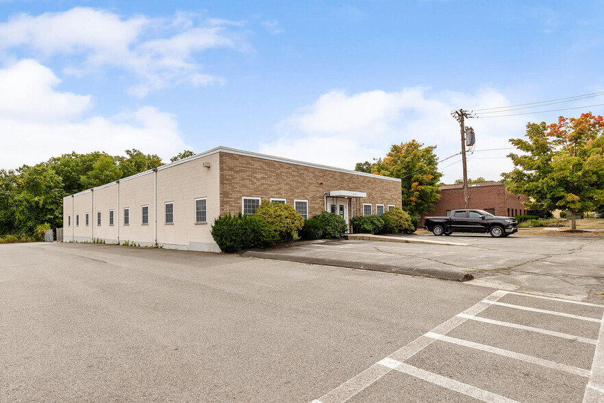 30 Ray Ave, Burlington, MA for lease - Building Photo - Image 2 of 26