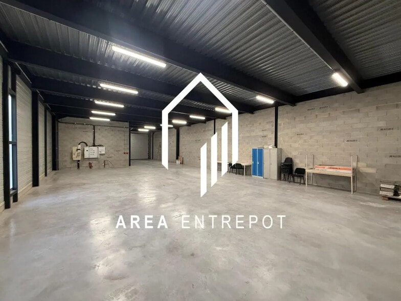 Flex in Rousset for sale - Interior Photo - Image 1 of 12