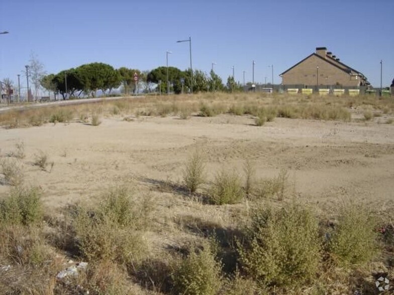 Land in Boadilla Del Monte, Madrid for lease - Primary Photo - Image 1 of 4