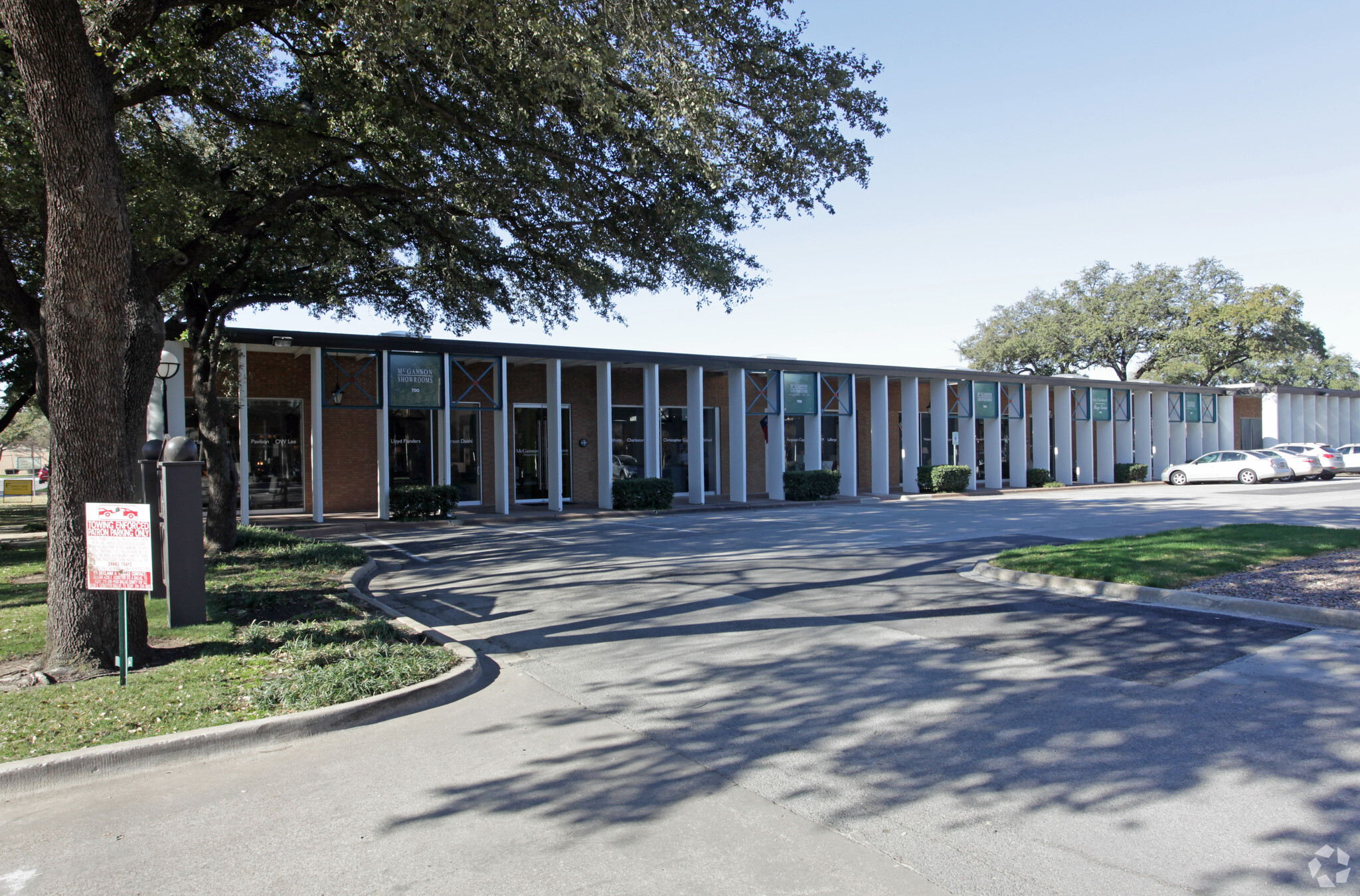 1617 Hi Line Dr, Dallas, TX for lease Primary Photo- Image 1 of 4