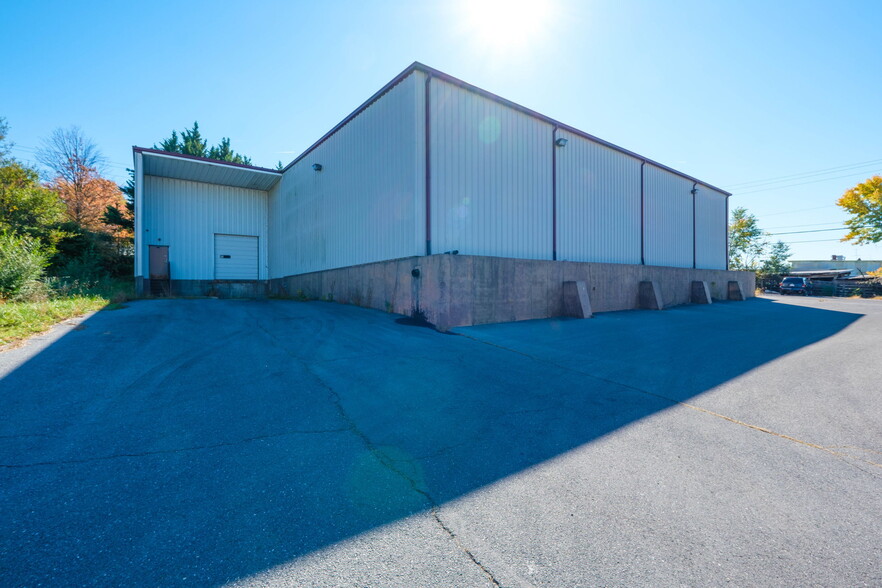 1780 Dealton Ave, Harrisonburg, VA for lease - Building Photo - Image 1 of 19