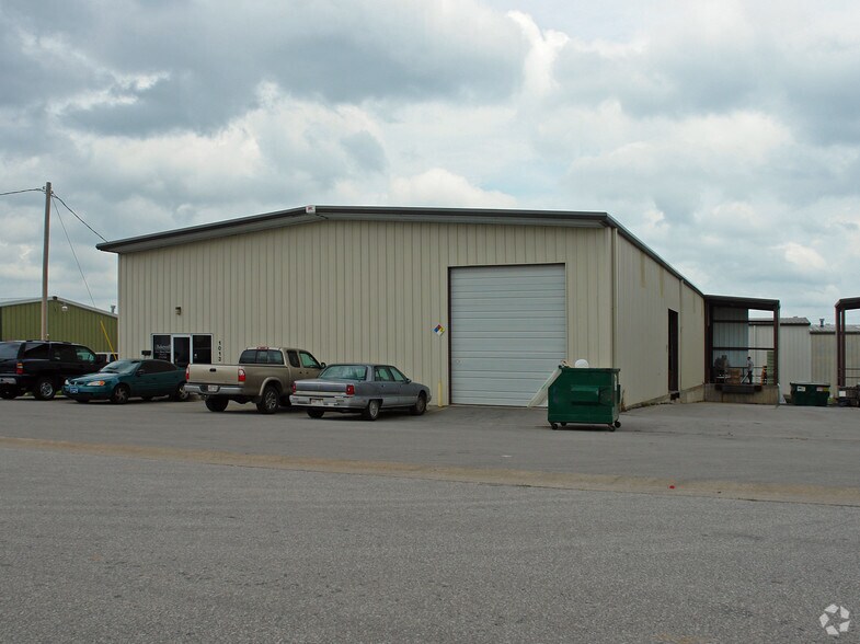 1013 Shaver St, Springdale, AR for sale - Primary Photo - Image 1 of 1