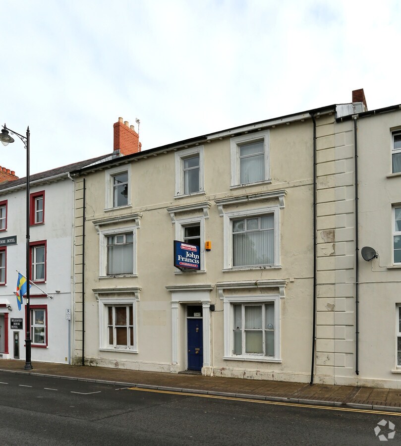 30 Hamilton Ter, Milford Haven, SA73 3JJ