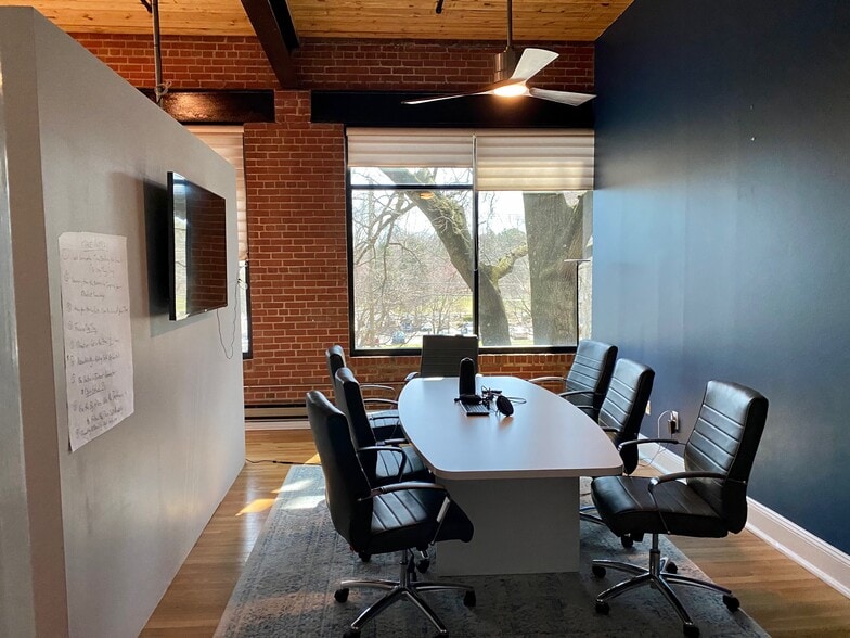 310 Arlington Ave, Charlotte, NC for lease - Interior Photo - Image 3 of 10