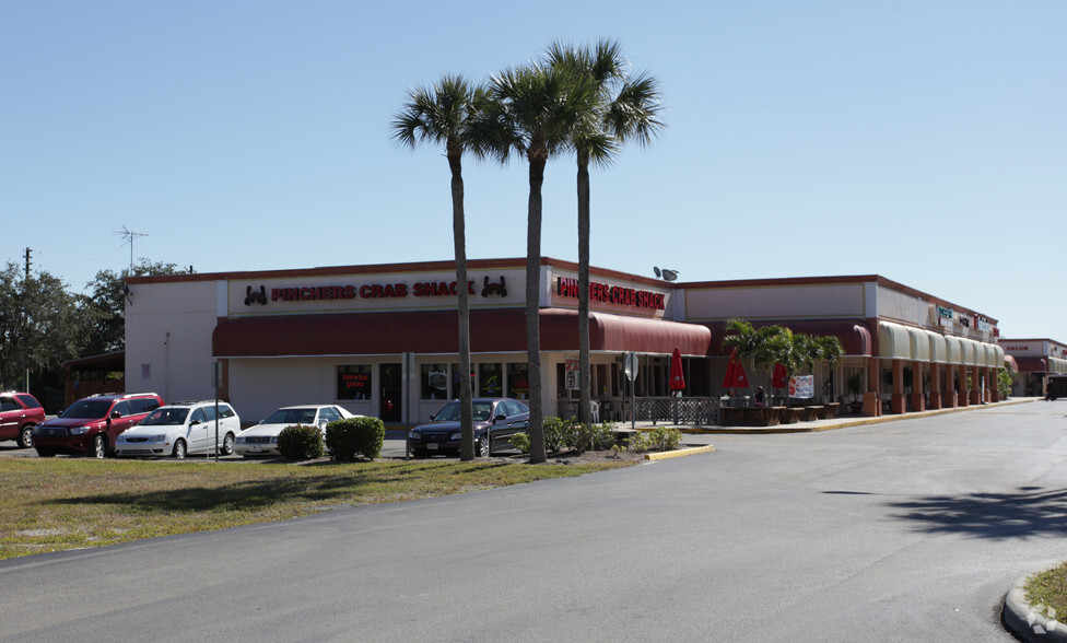 15271 Mcgregor Blvd, Fort Myers, FL for lease - Building Photo - Image 1 of 11