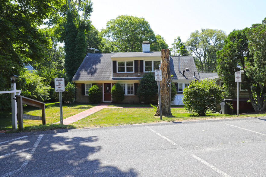 157 Locust St, Falmouth, MA for lease - Building Photo - Image 1 of 12