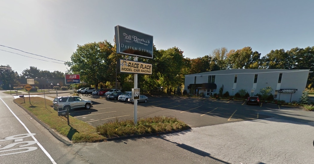 60 Mill Plain Rd, Danbury, CT for sale Primary Photo- Image 1 of 1