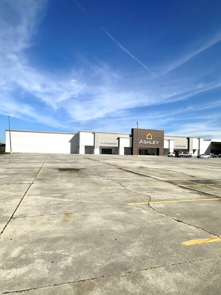 1620 Martin Luther King Jr Blvd, Houma, LA for lease - Building Photo - Image 2 of 9