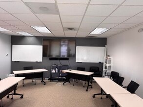 1111 N Mission St, Wenatchee, WA for lease Interior Photo- Image 1 of 6