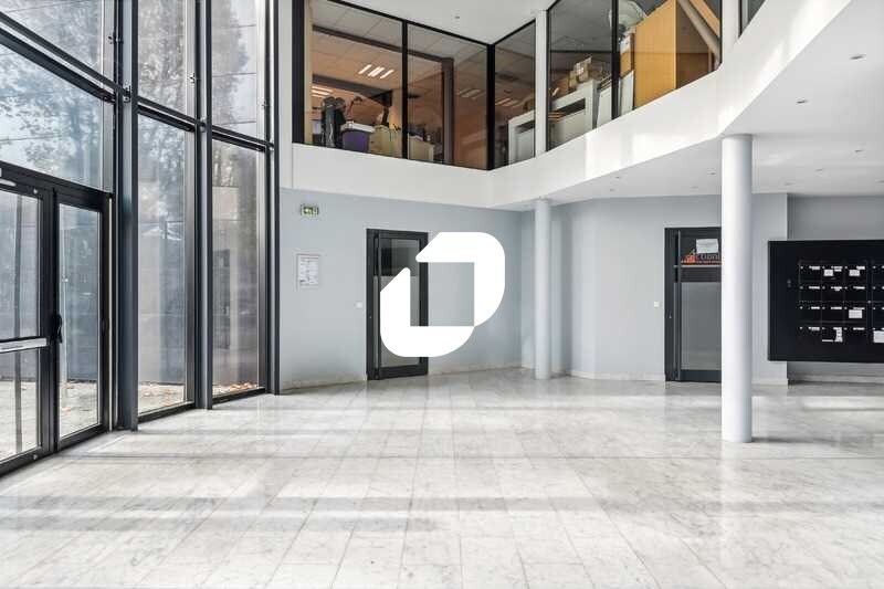 Office in Grigny for sale - Interior Photo - Image 2 of 10