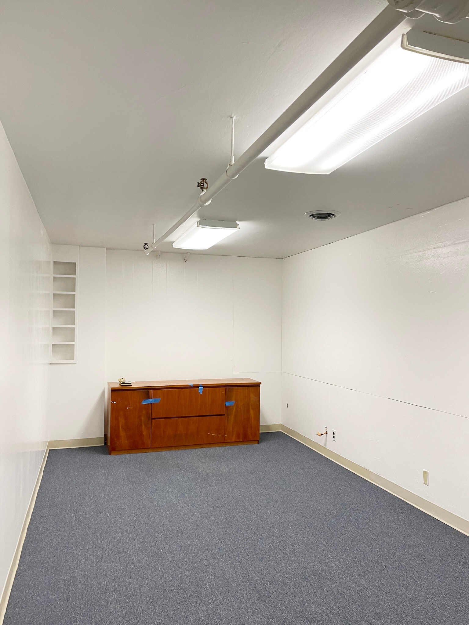 8 W 9th St, Santa Rosa, CA for sale Interior Photo- Image 1 of 2