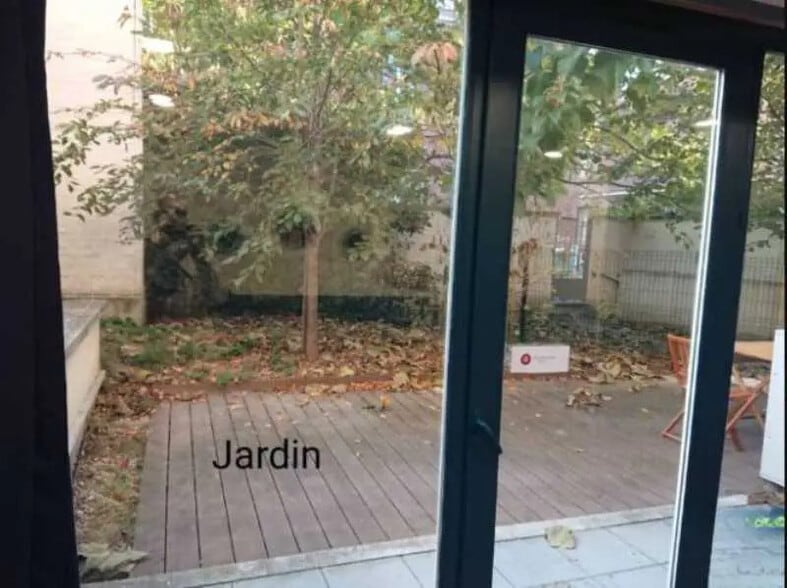 Office in Pantin for lease - Building Photo - Image 2 of 7