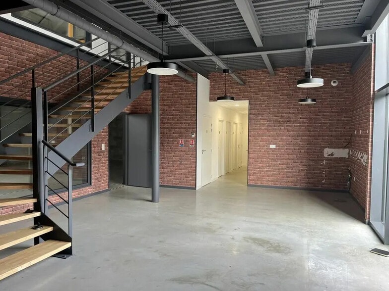 Office in Saint-Malo for lease - Interior Photo - Image 2 of 3