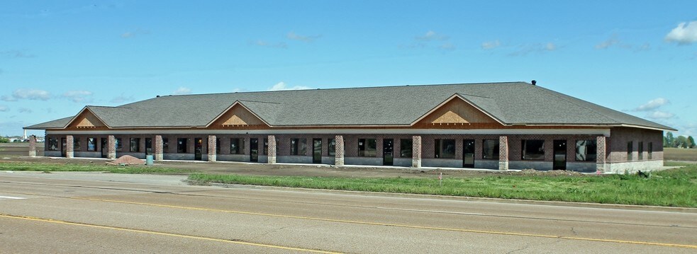 2108 Town Centre, Troy, IL for sale - Primary Photo - Image 1 of 1