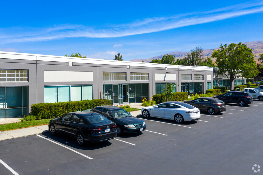 48501 Warm Springs Blvd, Fremont, CA for lease - Building Photo - Image 3 of 9