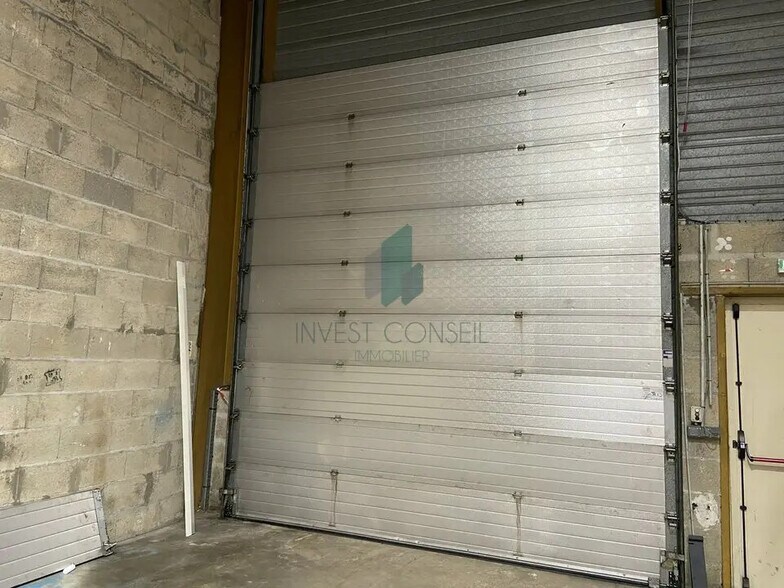 Office in Bezons for lease - Interior Photo - Image 3 of 7