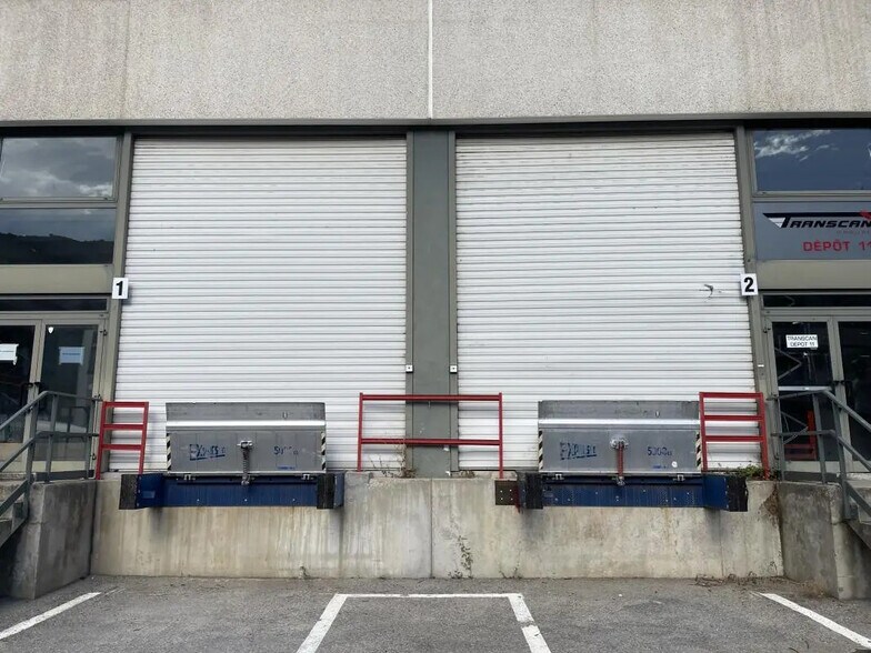 Flex in Le Broc for lease - Building Photo - Image 2 of 18