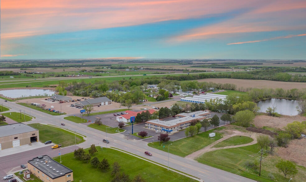 1309 S Ohlman St, Mitchell, SD for sale - Building Photo - Image 3 of 57