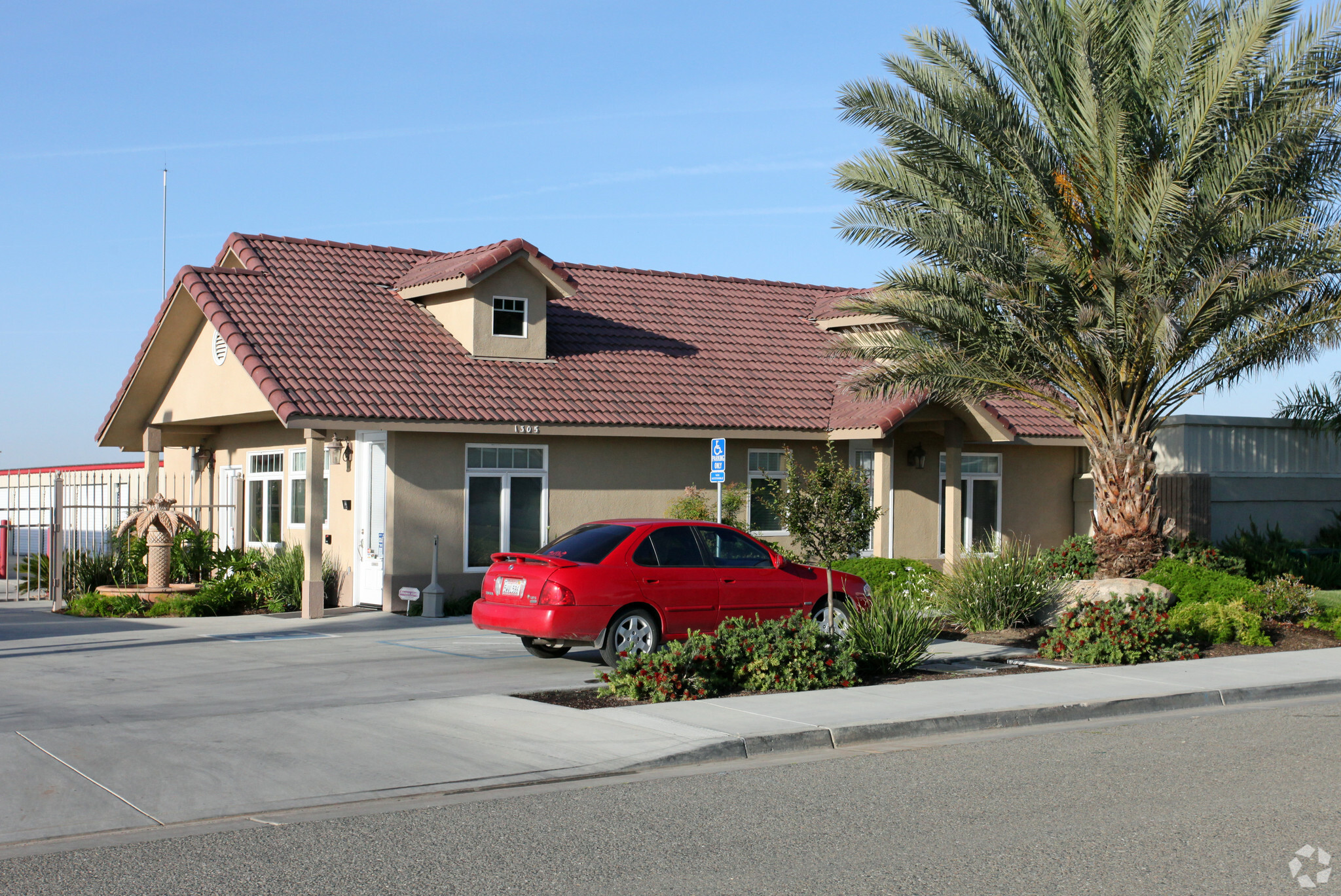 1305 W Iona Ave, Lemoore, CA for sale Primary Photo- Image 1 of 1